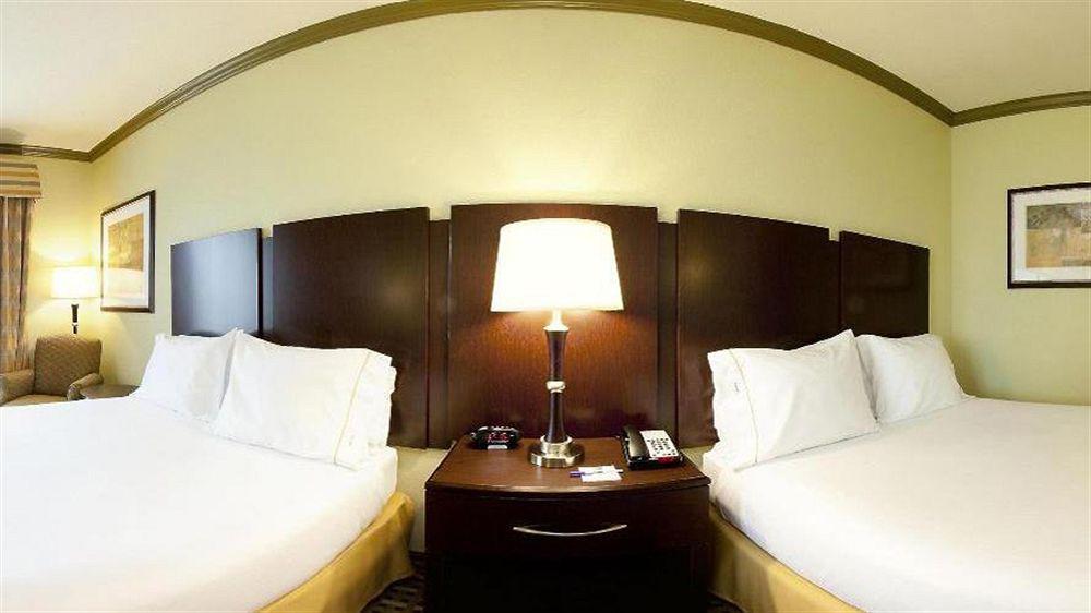 Holiday Inn Express & Suites Fort Worth - Fossil Creek By Ihg Extérieur photo